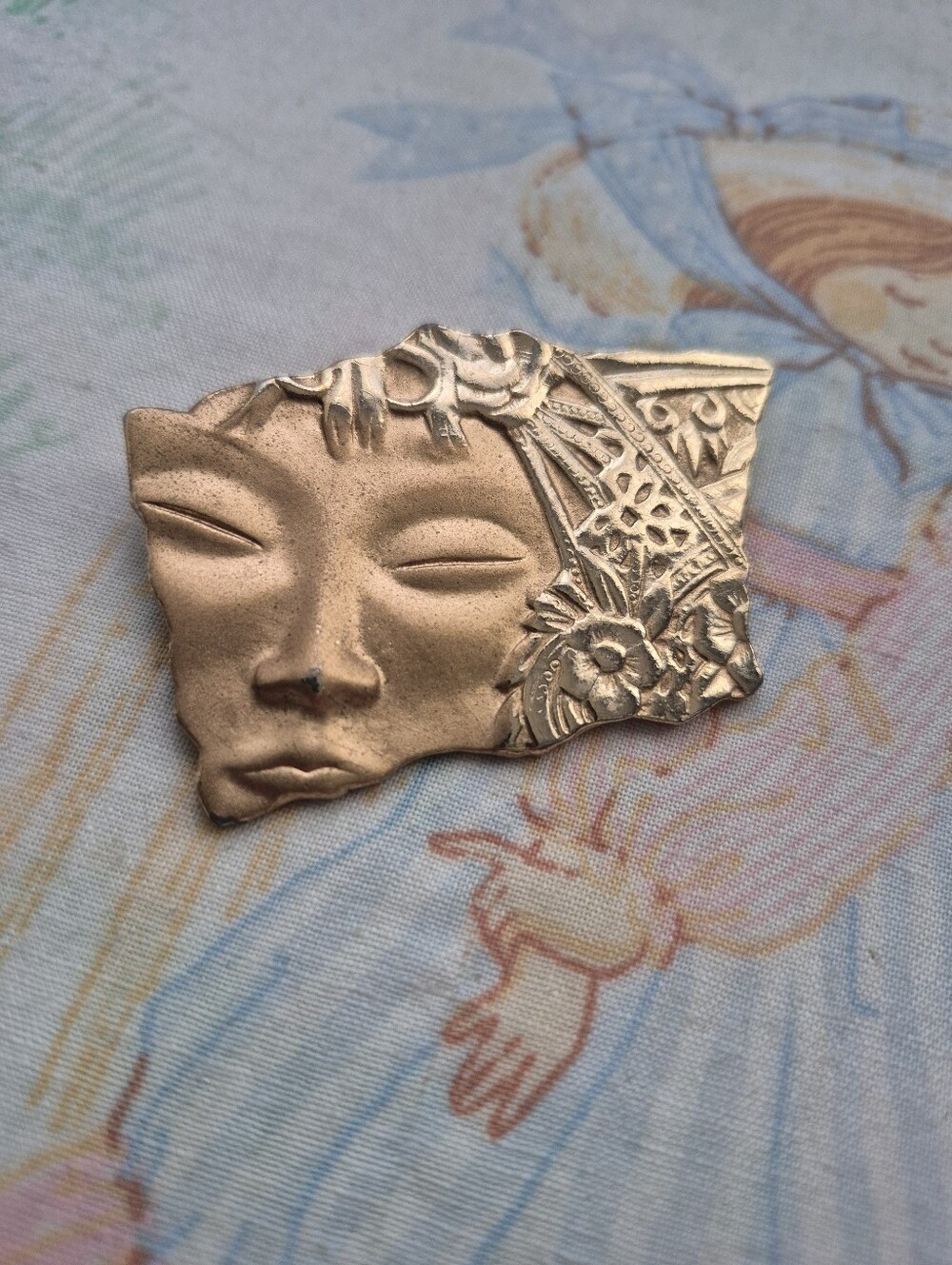 🌙Large Abstract Face Brooch